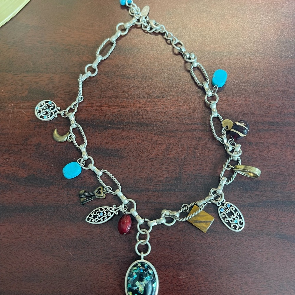 EUC Avenue necklace